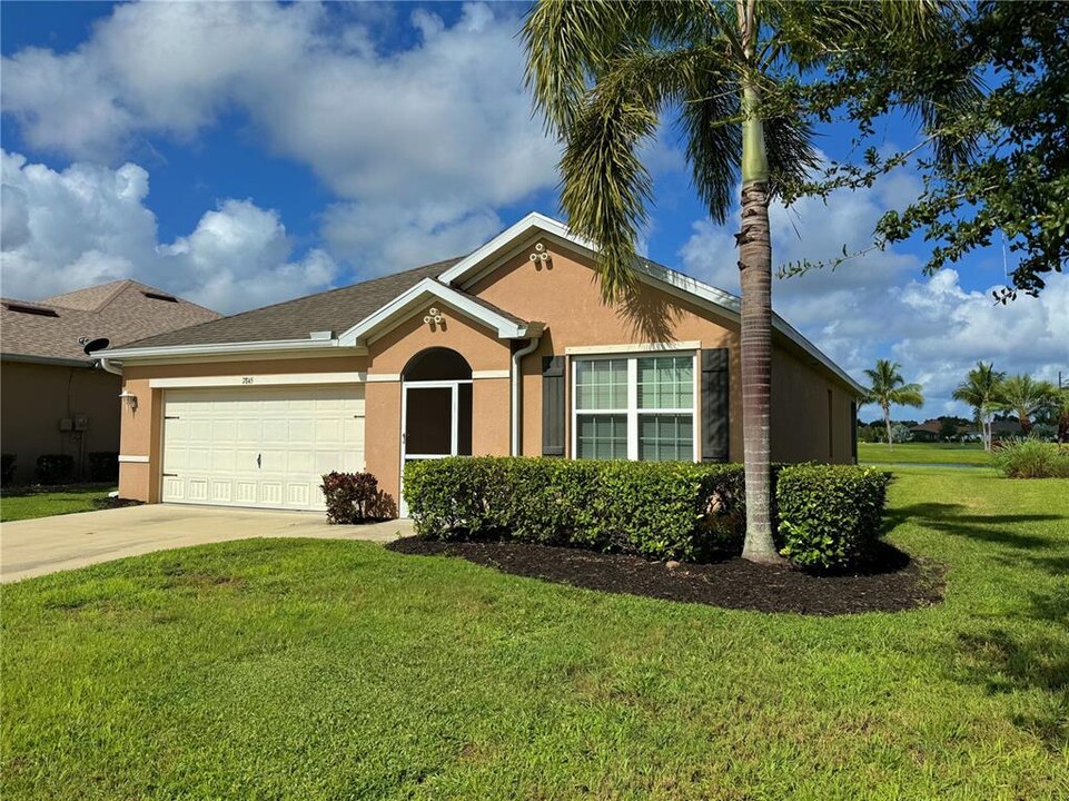 7845 Mikasa Dr in Punta Gorda, FL - Building Photo