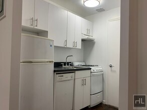EAST 65 STREET in New York, NY - Building Photo - Building Photo