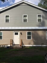 251 Pleasant St, Unit 5 in South Royalton, VT - Building Photo