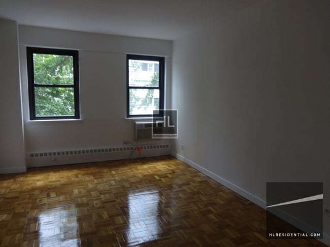 EAST 69 STREET in New York, NY - Building Photo - Building Photo