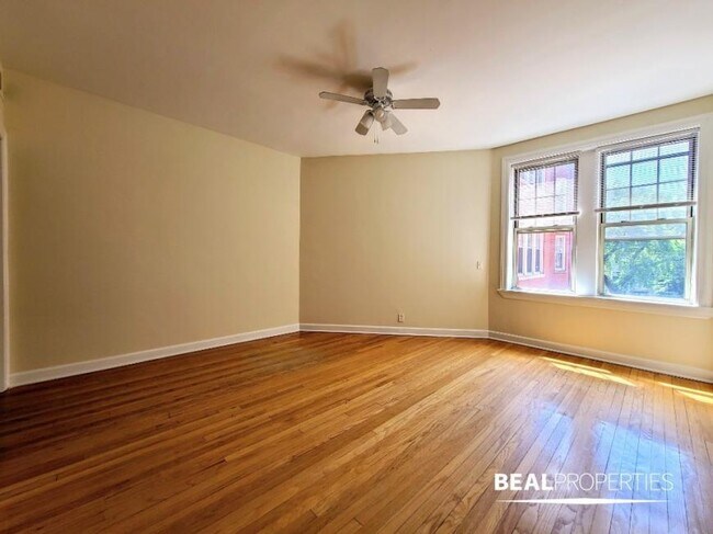 554 W Aldine Ave in Chicago, IL - Building Photo - Building Photo