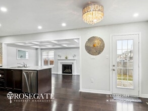 2 Mercedes Rd in Brampton, ON - Building Photo - Building Photo