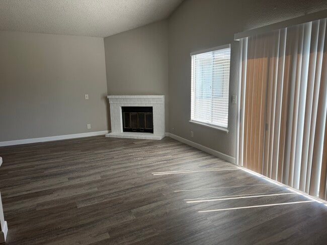 807 Emperor Dr in Suisun City, CA - Foto de edificio - Building Photo