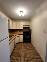 565 Keller Ave, Unit 2nd Floor in Elmont, NY - Building Photo - Building Photo