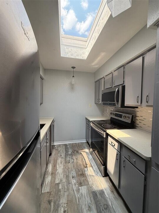 9809 Richmond Ave. in Houston, TX - Building Photo