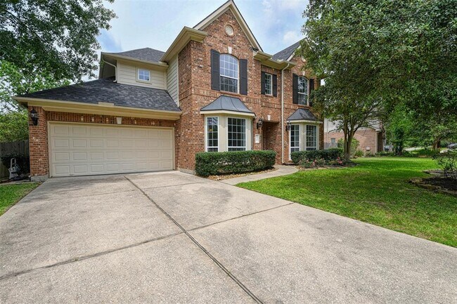 property at 15 E Scribewood Cir