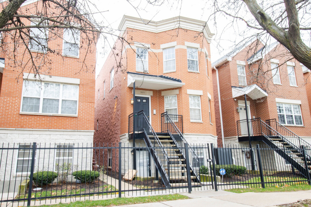 1471 N Larrabee St in Chicago, IL - Foto de edificio