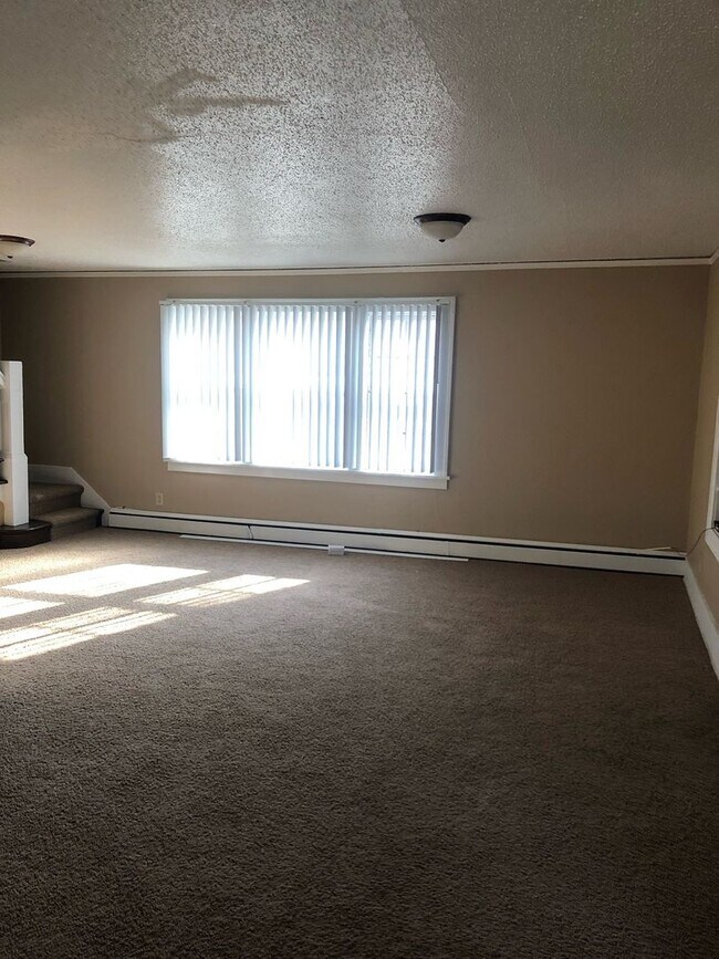 412 E D Ave-Unit -412 E Ave D - 1 in Bismarck, ND - Building Photo - Building Photo