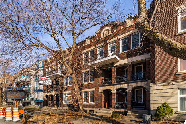 2356-2374 Sherbrooke St E in Montréal, QC - Building Photo - Building Photo
