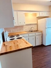 1757 Sheppard Rees Rd in Kerrville, TX - Building Photo - Building Photo