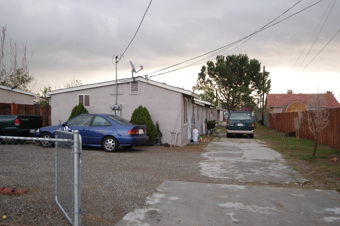 9957 Citrus Ave in Fontana, CA - Building Photo