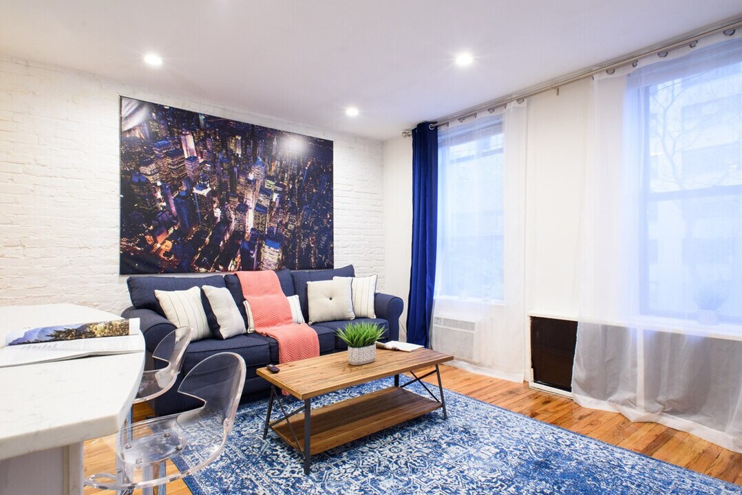 240 E 26th St in New York, NY - Building Photo