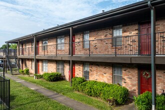 Claridge Apartments in Huntsville, TX - Foto de edificio - Building Photo