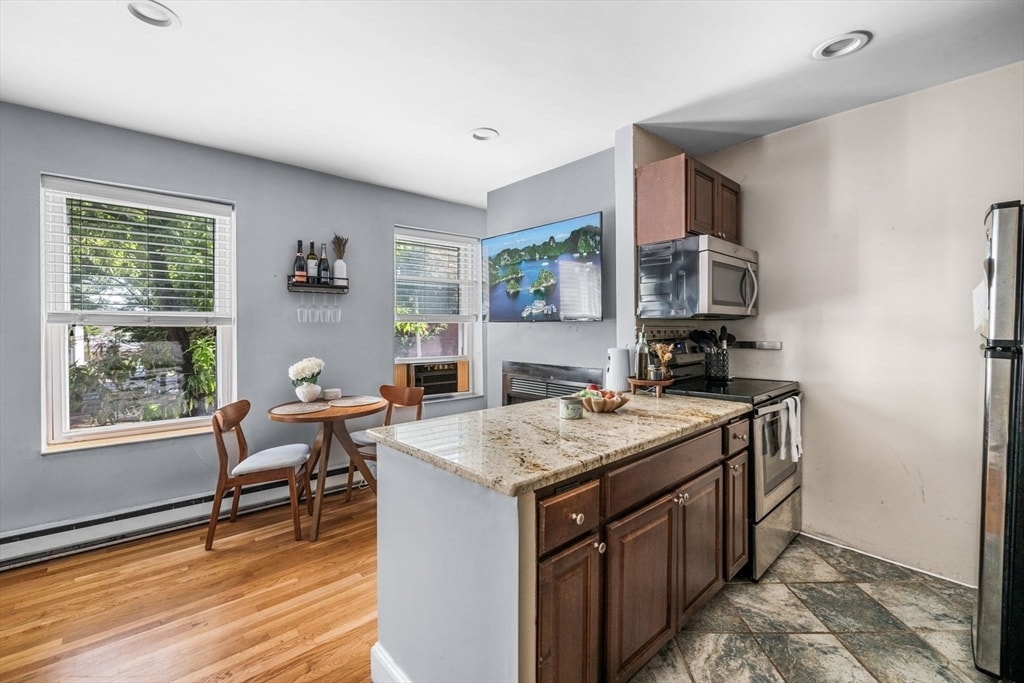 227 W 3rd St, Unit 2 in Boston, MA - Building Photo
