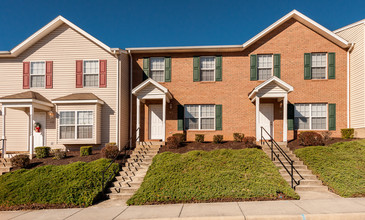 Pheasant Run Townhomes/Student Housing in Harrisonburg, VA - Building Photo - Building Photo