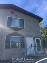 3033 NE 140th St-Unit -9 in Seattle, WA - Building Photo - Building Photo