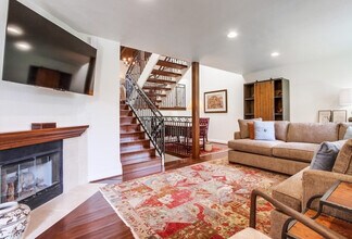 533 S Sierra Ave in Solana Beach, CA - Foto de edificio - Building Photo