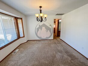 1322 S Birch Ct in Canby, OR - Building Photo - Building Photo