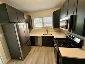 1824 W Hood Ave in Chicago, IL - Building Photo - Building Photo