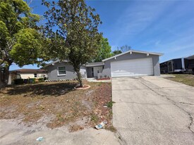7740 Sagebrush Dr in Port Richey, FL - Building Photo