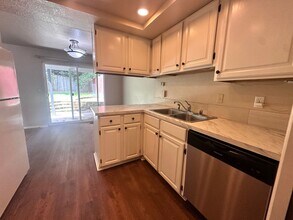 811 141st Pl SE in Bellevue, WA - Building Photo - Building Photo