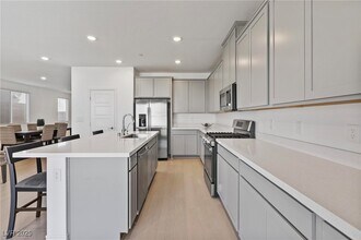 3546 Luciana Gln Ave in Henderson, NV - Foto de edificio - Building Photo