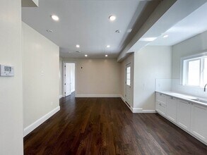 39 Foster St in Boston, MA - Building Photo - Building Photo