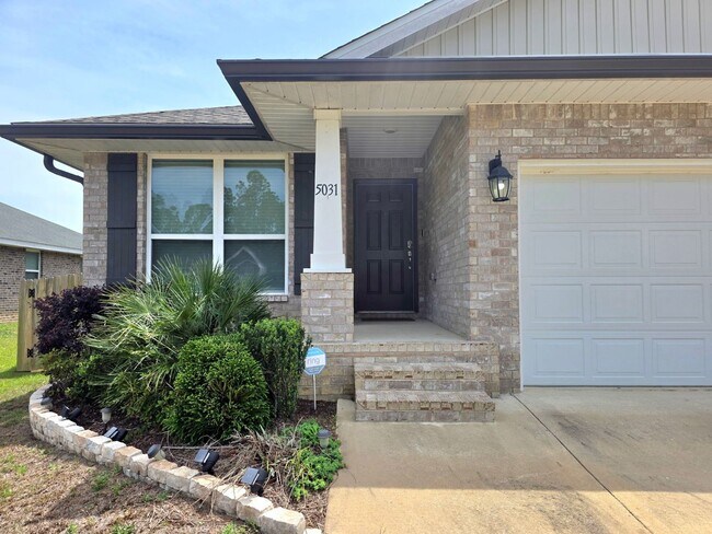 5031 Firstmate Wy in Bellview, FL - Building Photo - Building Photo