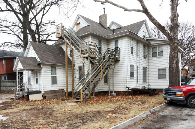 2906 Cottage Grove Ave in Des Moines, IA - Foto de edificio - Building Photo