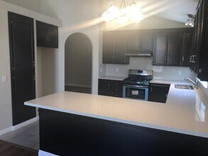 1032 Wood Hollow Cir in Fairfield, CA - Building Photo - Building Photo