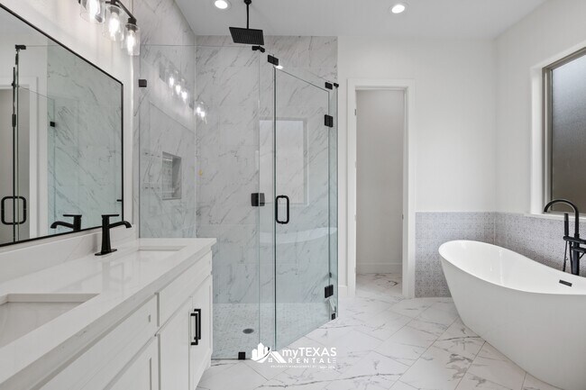 255 Kathryn's Ct in Mount Pleasant, TX - Building Photo - Building Photo