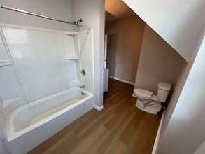 981 Valley St, Unit Apt. #3F in Manchester, NH - Foto de edificio - Building Photo