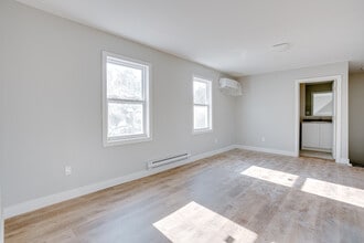 168 Picton St E in Hamilton, ON - Building Photo - Building Photo