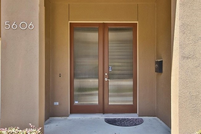 5606 Blossom St in Houston, TX - Foto de edificio - Building Photo