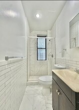 W. 151st St, Amst/Broadway Broadway in New York, NY - Building Photo - Building Photo