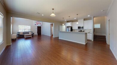 302 Gilchrist Ave in College Station, TX - Building Photo - Building Photo