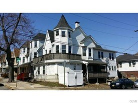 1401 Washington St in Easton, PA - Building Photo