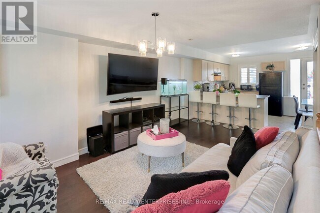 202 Wiltshire Ave in Toronto, ON - Building Photo - Building Photo