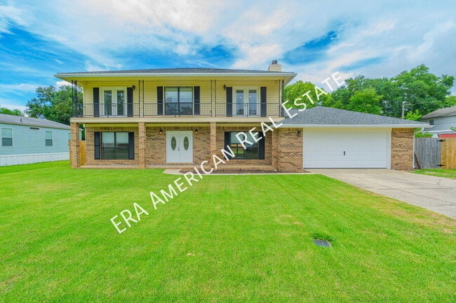 property at 715 Dale Pl