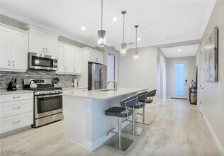 2313 Ariane Dr in Naples, FL - Building Photo - Building Photo