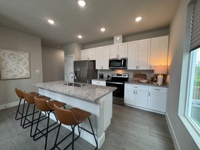 210 Rainbow Dr in San Antonio, TX - Building Photo - Building Photo