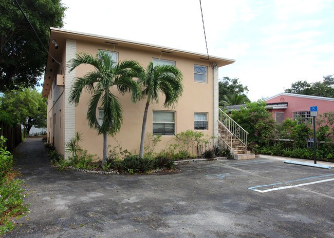 3429 NW 5th Ave in Miami, FL - Foto de edificio - Building Photo