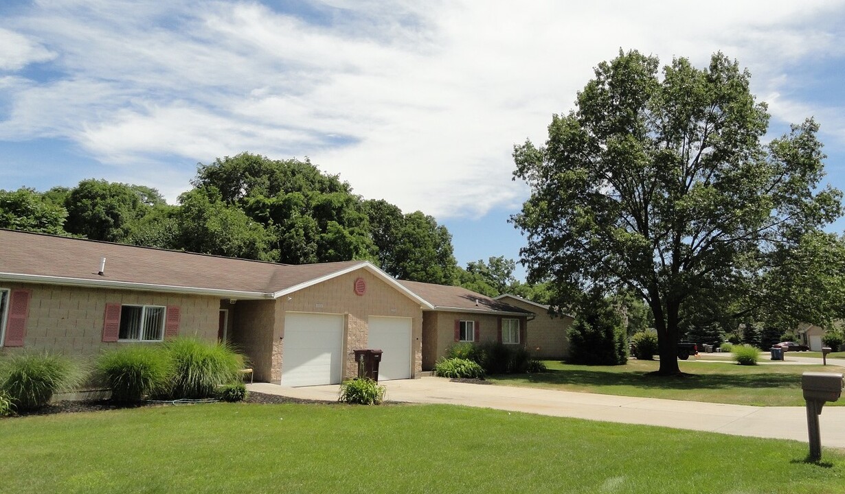 Summer Estates in Muskegon, MI - Building Photo