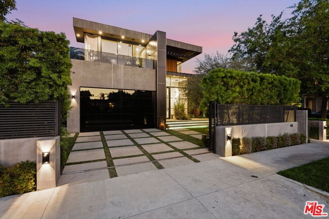 property at 418 N Sweetzer Ave