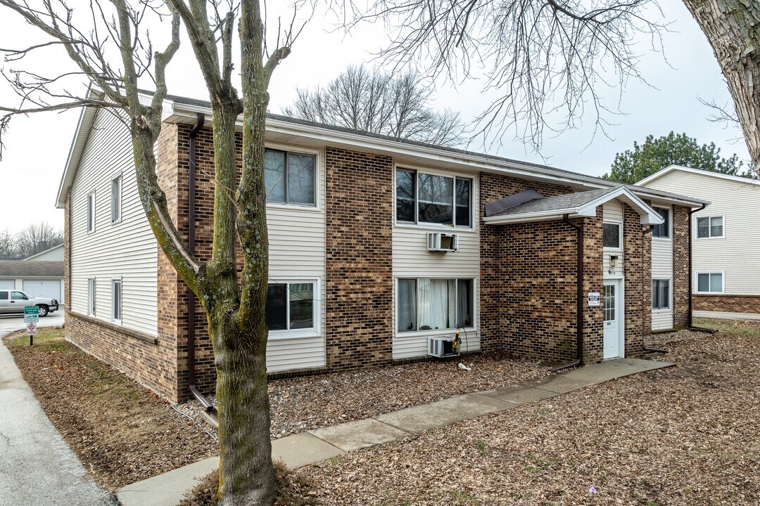 604 NE 4th St in Grimes, IA - Foto de edificio