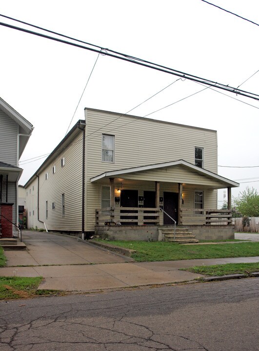 18 E Emerling Ave in Akron, OH - Foto de edificio