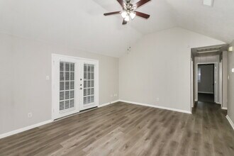 6807 Highwind Bend Ln in Katy, TX - Foto de edificio - Building Photo