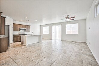 9240 Black Diamond St in Las Vegas, NV - Building Photo - Building Photo