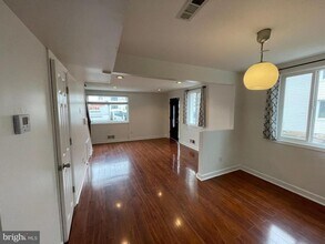 5617 7th Pl S in Arlington, VA - Building Photo - Building Photo