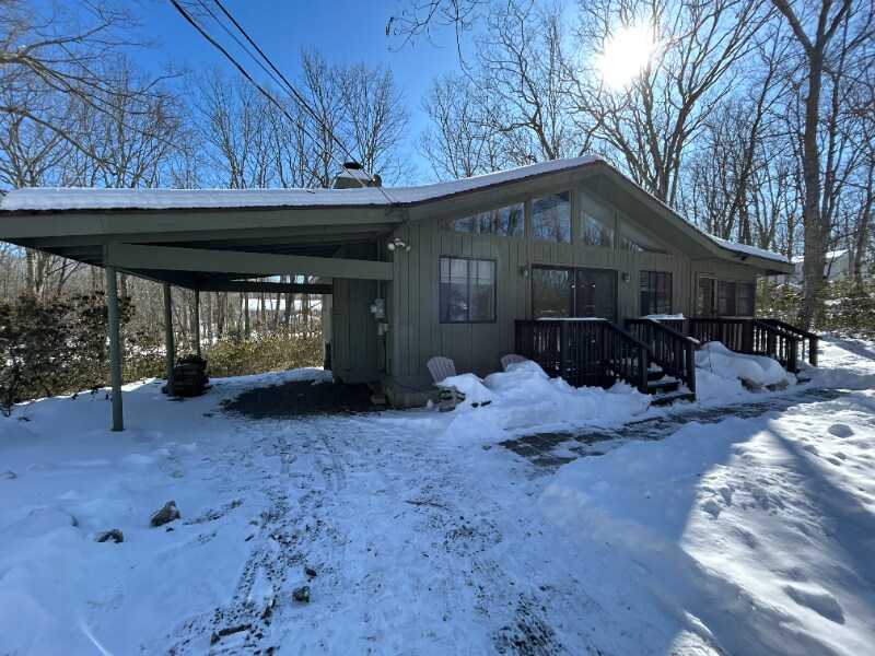 802 Placer Ct in Hawley, PA - Building Photo